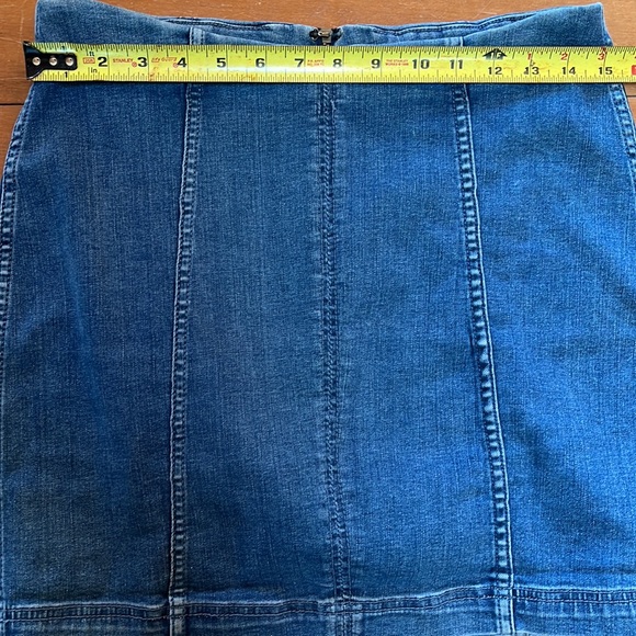 Free People denim mini skirt size 10 stretchy - Picture 6 of 7